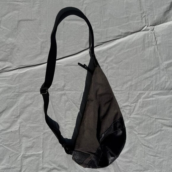 Iyiami Handbags Black Leather Charcoal Cotton Canvas Sling Bag - Picture 6 of 11